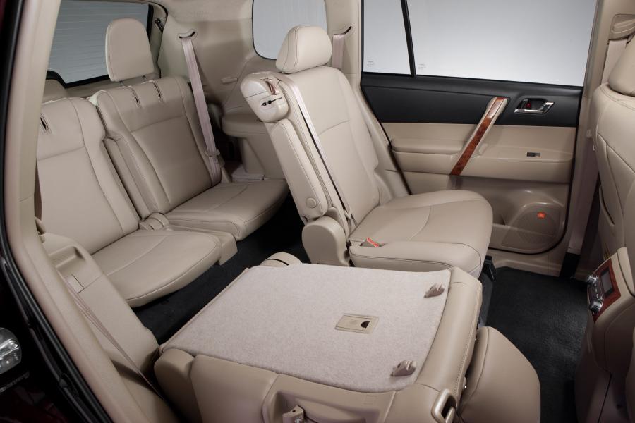  Toyota Highlander 2011 года  (фото 38 из 108)